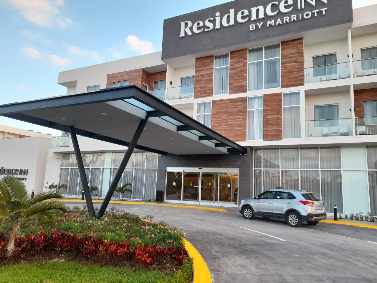Residence Inn By Marriott Cancun Hotel Zone Экстерьер фото