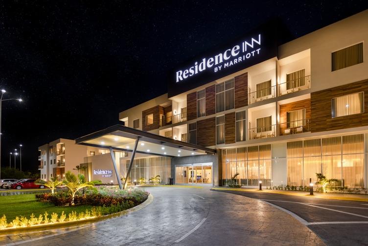 Residence Inn By Marriott Cancun Hotel Zone Экстерьер фото