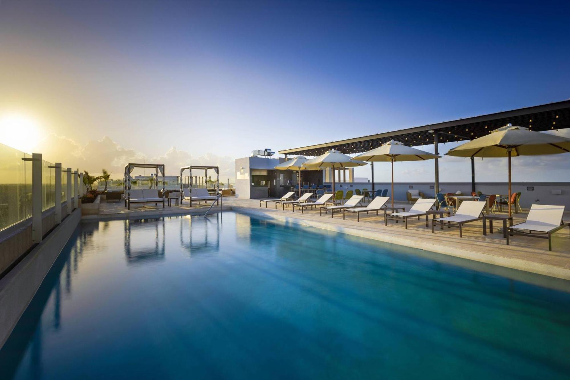 Residence Inn By Marriott Cancun Hotel Zone Экстерьер фото