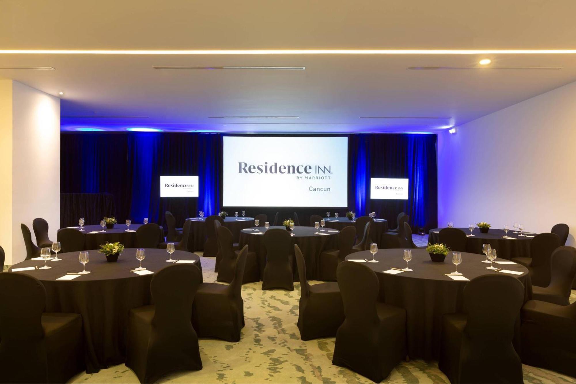 Residence Inn By Marriott Cancun Hotel Zone Экстерьер фото