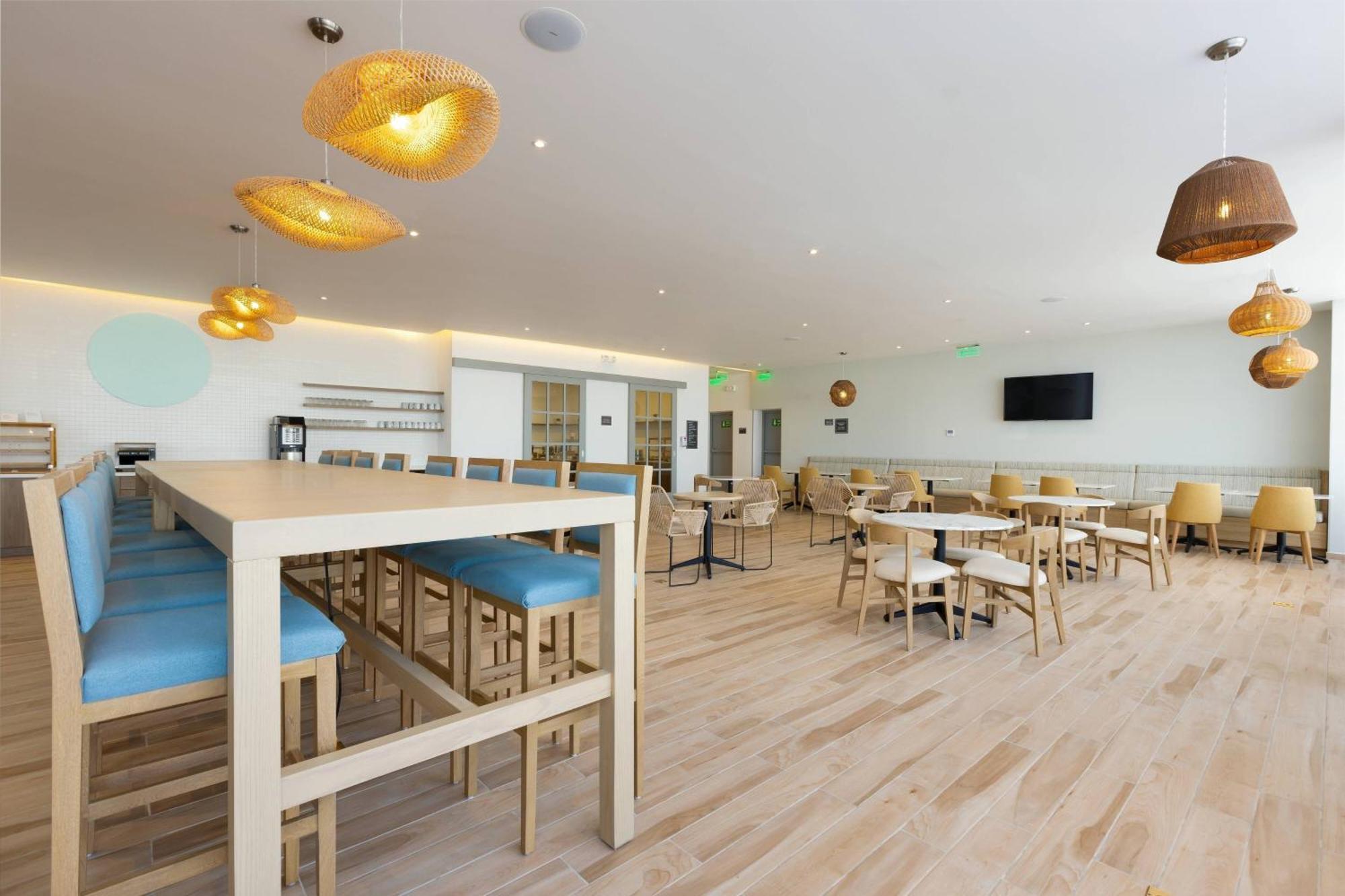 Residence Inn By Marriott Cancun Hotel Zone Экстерьер фото